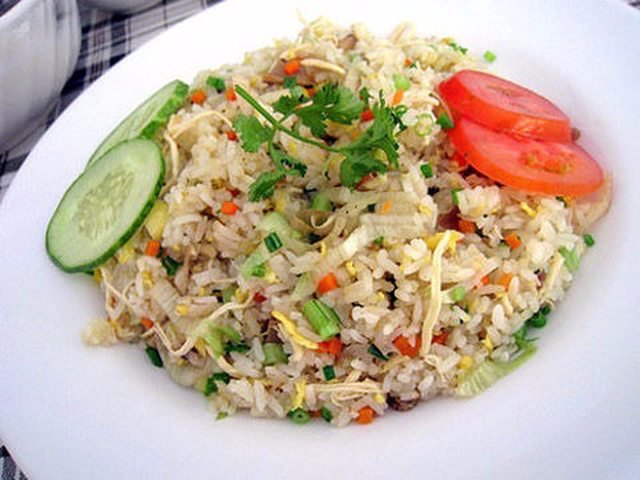 Cơm Chiên Gà Xé Cá Mặn