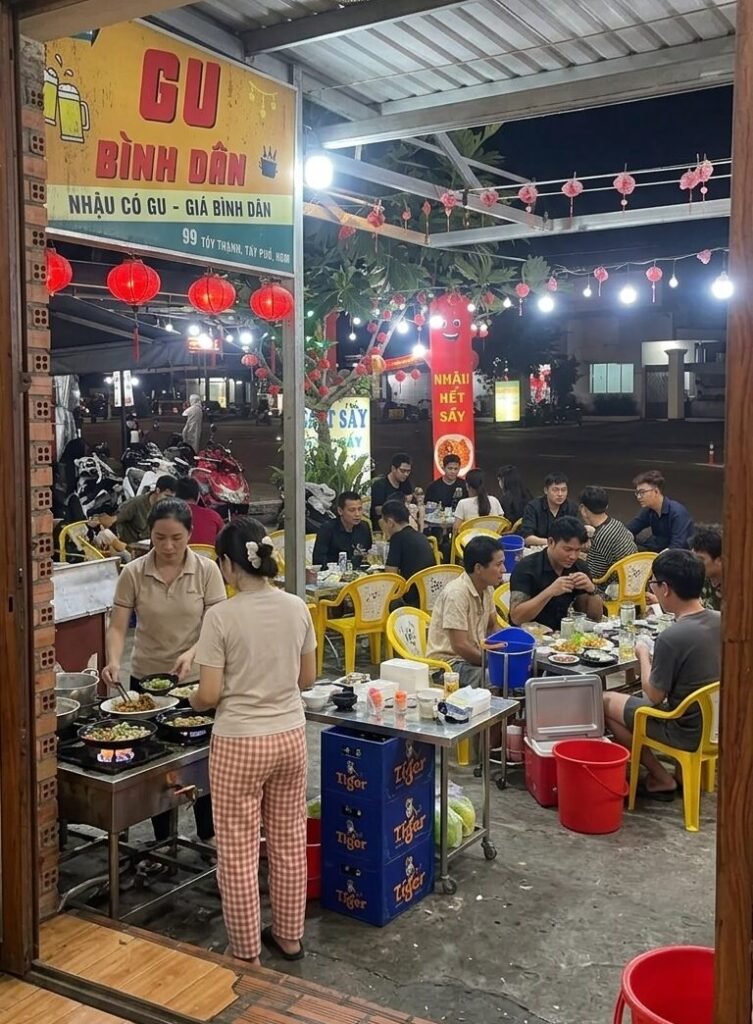 Không Gian Thoáng Đãng Của quán nhậu tân phú