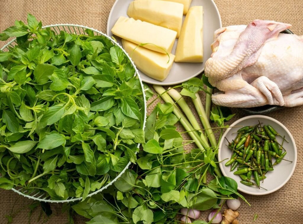 Nguyên liệu thịt gà thả vườn dai ngon, săn chắc